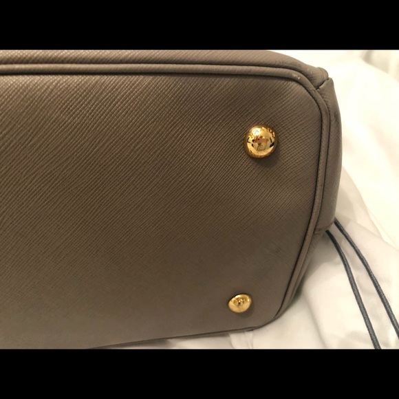 SOLD Prada Saffiano SOLD - Picture 4 of 8